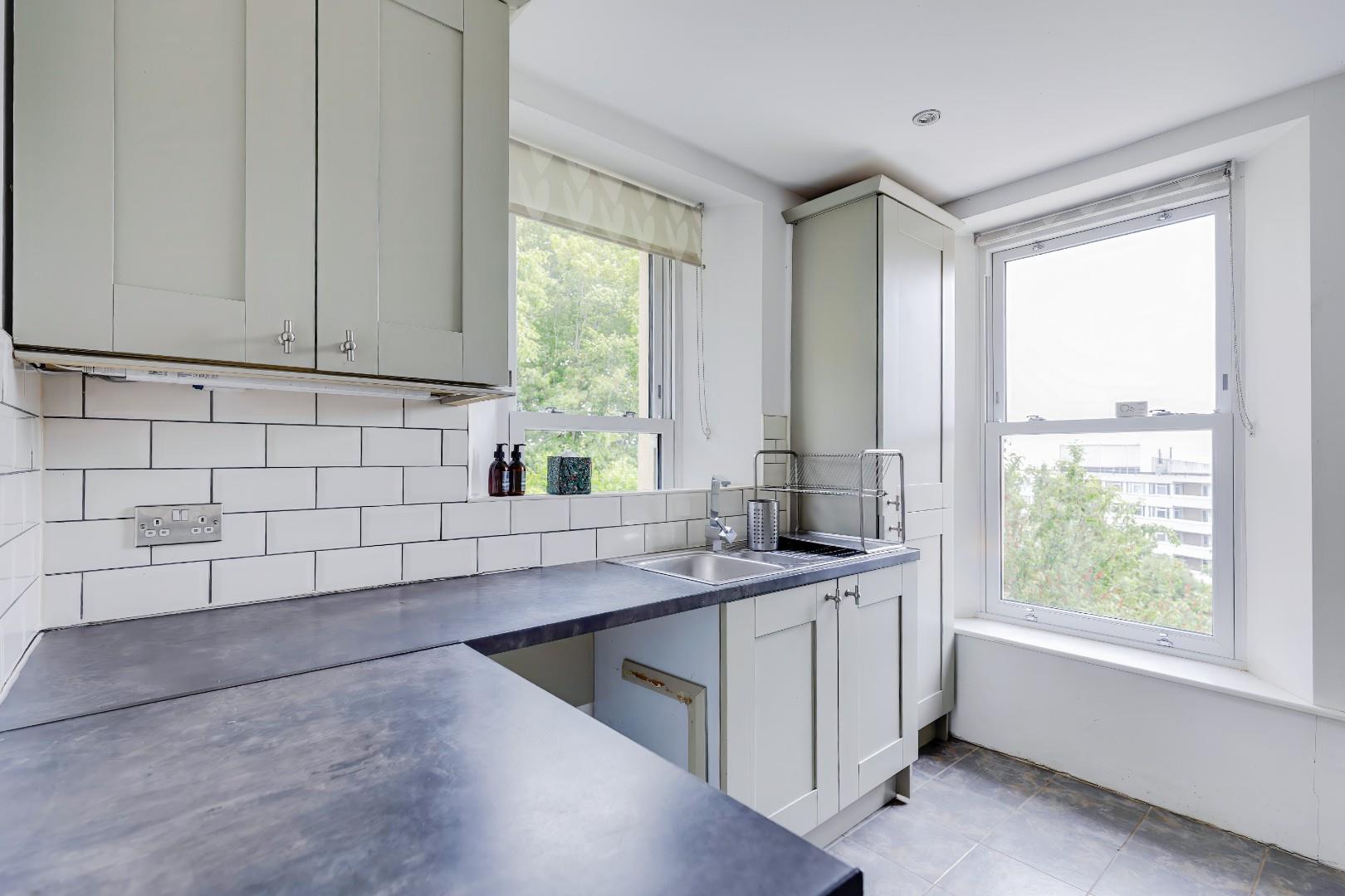 Pen Y Cae, Beach Lane, Penarth, CF64 1AN